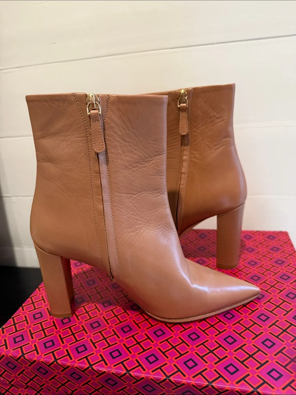 Tory Burch Gigi 70mm Stretch Ankle Boot in Fudge Size 7.5